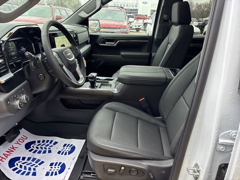 New 2026 GMC Sierra 1500 SLT image 15