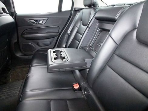 Used 2021 Volvo S60 T6 Momentum w/ Protection Package Premier image 20