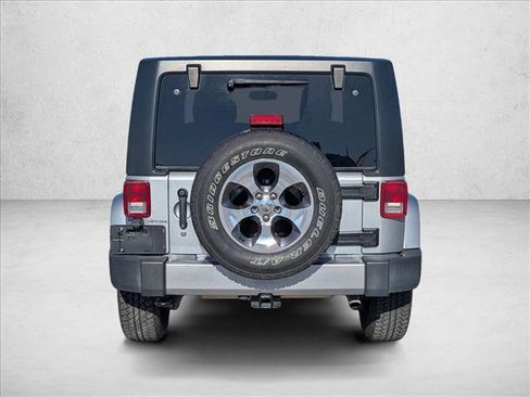 Used 2016 Jeep Wrangler Sahara w/ Connectivity Group image 6