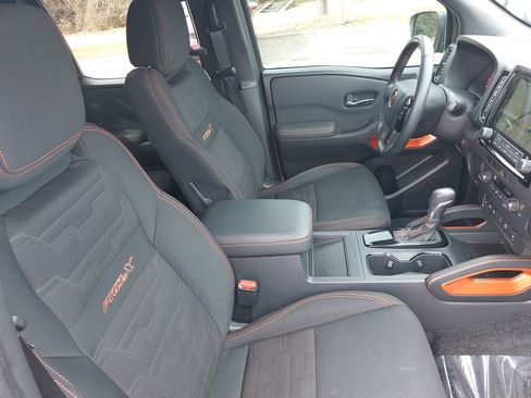 Used 2022 Nissan Frontier Pro-X image 10