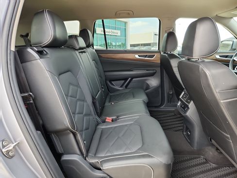 Used 2025 Volkswagen Atlas SE FWD image 14