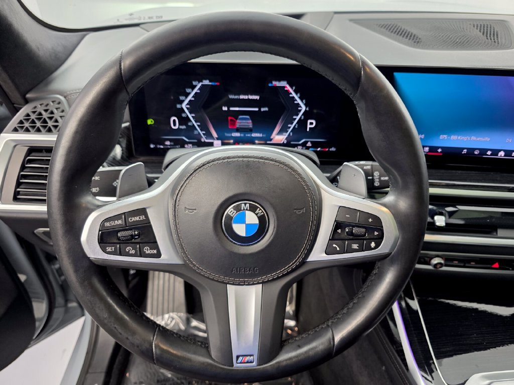 Used 2025 BMW X7 xDrive40i w/ M Sport Package AWD/4WD image 18