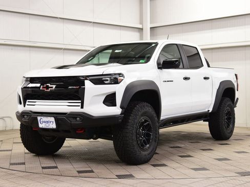 New 2026 Chevrolet Colorado ZR2 w/ ZR2 Bison Edition image 3