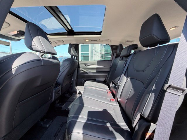 Used 2023 INFINITI QX60 Luxe w/ Cargo Package AWD/4WD image 28