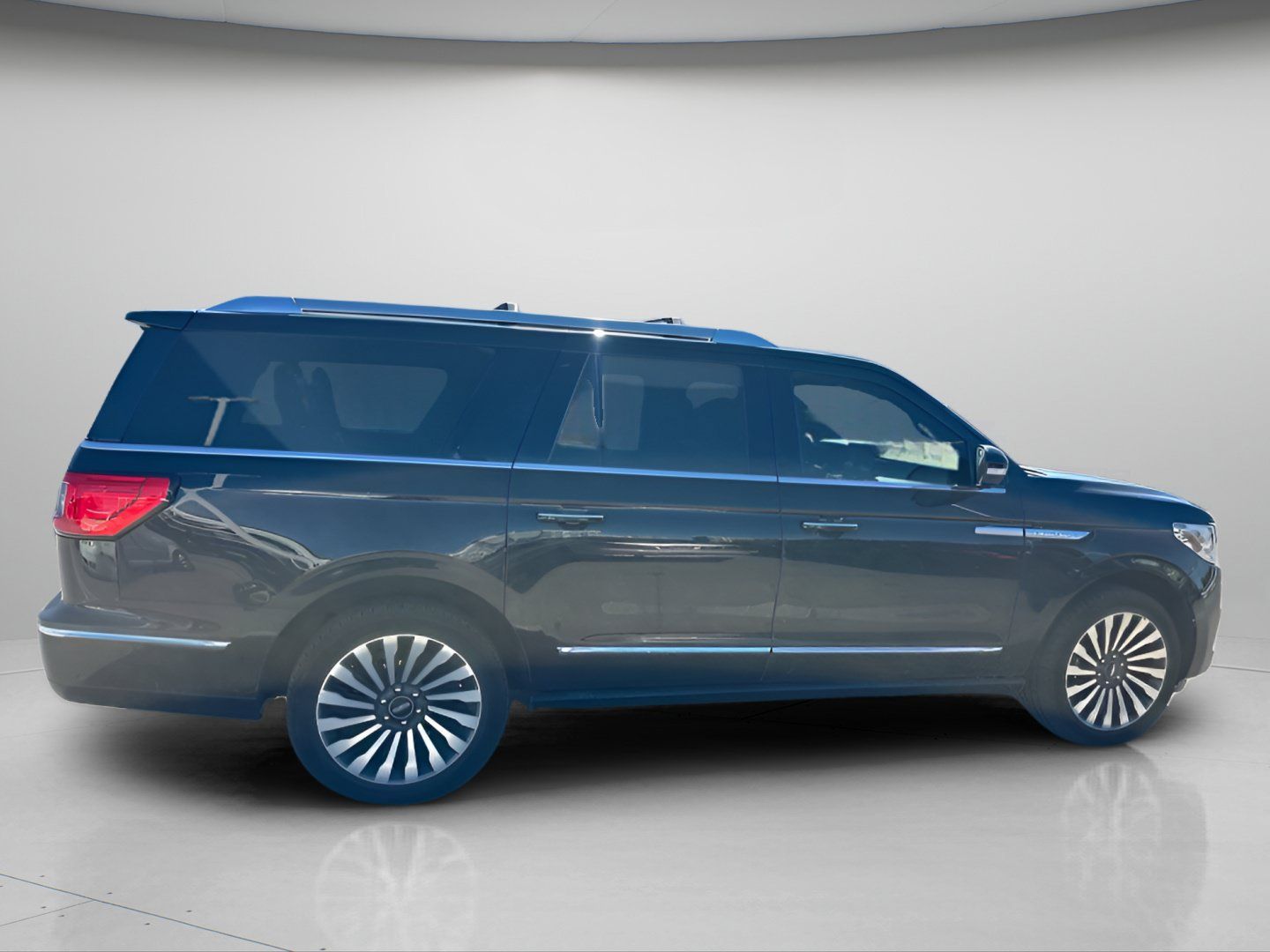 Used 2020 Lincoln Navigator L Reserve w/ Luxury Package AWD/4WD image 13