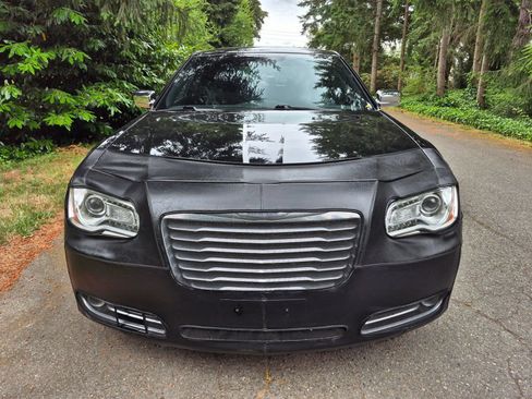Used 2013 Chrysler 300 C AWD/4WD image 8