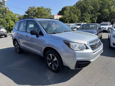 Used 2018 Subaru Forester 2.5i w/ Alloy Wheel Package AWD/4WD image 3