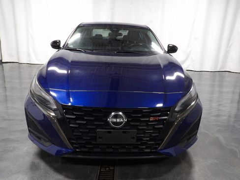 Used 2023 Nissan Altima 2.5 SR image 3