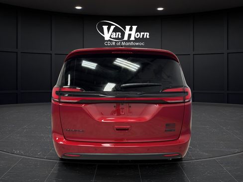 New 2027 Chrysler Pacifica Select FWD image 6