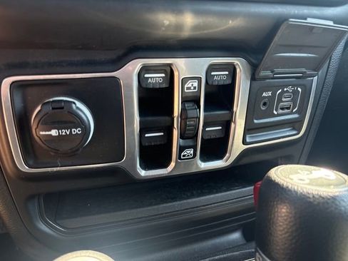 Used 2018 Jeep Wrangler Unlimited Sport S AWD/4WD image 30