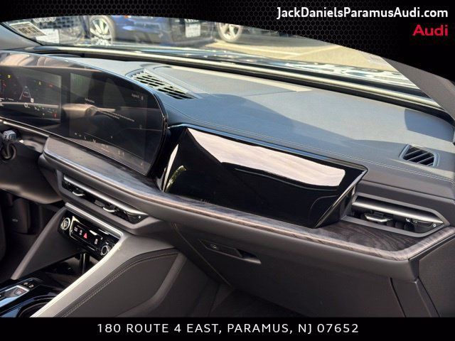 Used 2025 Audi Q5 Premium w/ Convenience Package AWD/4WD image 18