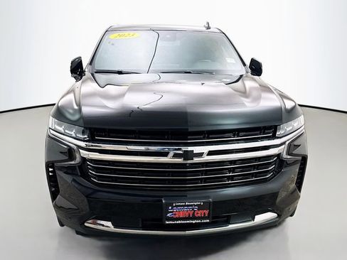 Used 2023 Chevrolet Suburban LT w/ Luxury Package image 2