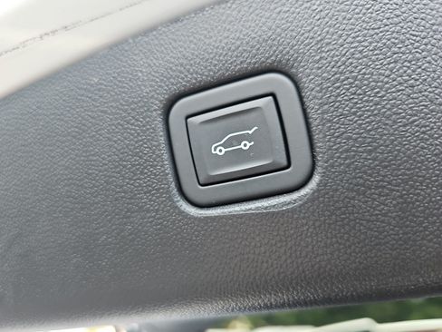 Used 2024 Chevrolet Blazer LT w/ Convenience Package FWD image 13