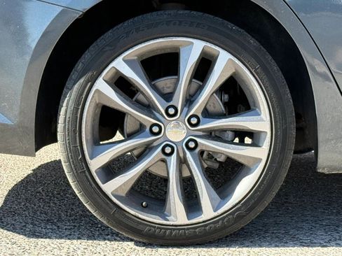 Used 2019 Chevrolet Malibu LT FWD image 25