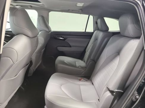 Certified 2026 Toyota Highlander XLE AWD/4WD image 24