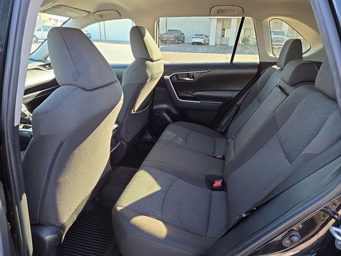 Used 2022 Toyota RAV4 XLE image 7