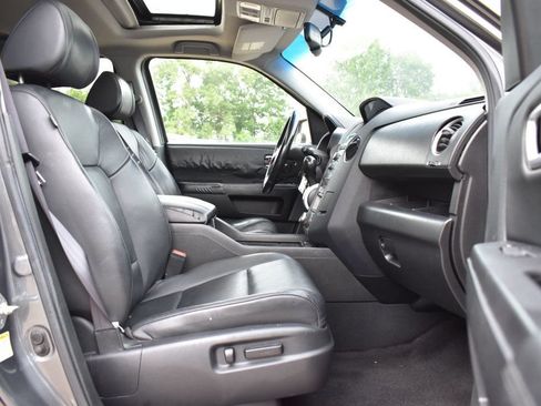 Used 2010 Honda Pilot Touring image 14