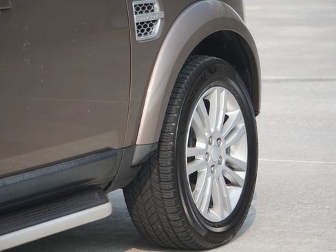 Used 2015 Land Rover LR4 HSE LUX image 30