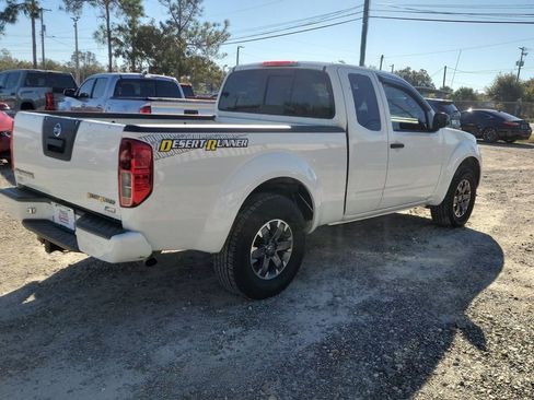 Used 2017 Nissan Frontier Desert Runner image 3