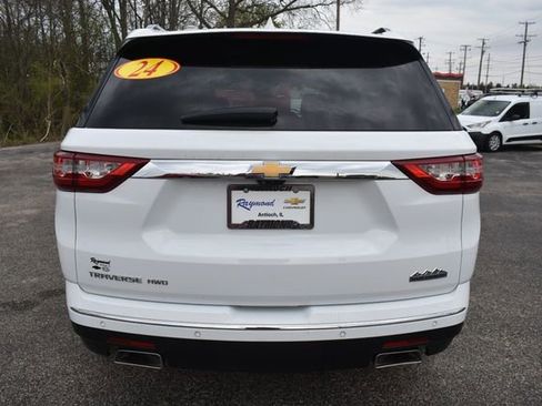 Used 2021 Chevrolet Traverse High Country w/ LPO, Floor Liner Package AWD/4WD image 4