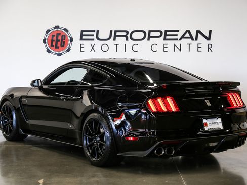 Used 2016 Ford Mustang Shelby GT350 w/ Technology Package RWD image 8