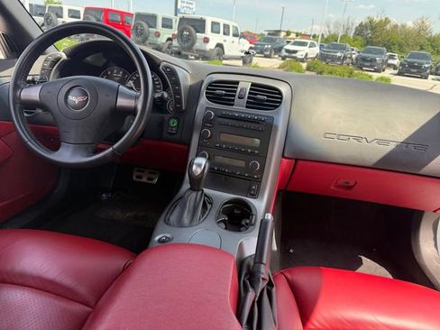 Used 2006 Chevrolet Corvette Convertible w/ Preferred Equipment Group RWD image 16
