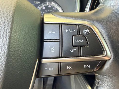 Used 2020 Toyota Highlander Limited AWD/4WD image 16