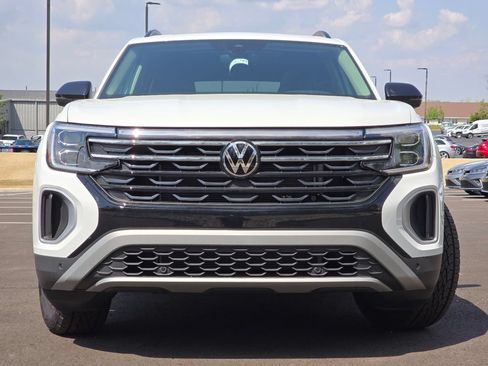 New 2025 Volkswagen Atlas Peak Edition SE AWD/4WD image 8