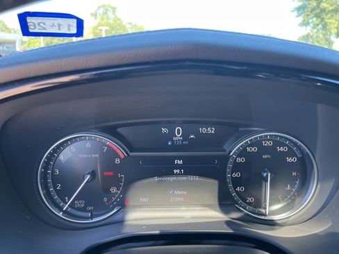 Used 2025 Cadillac XT6 Premium Luxury image 21