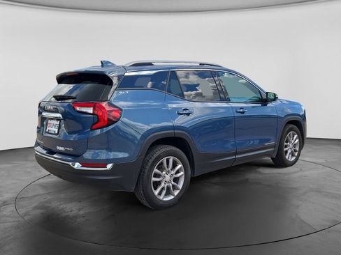 Used 2024 GMC Terrain SLT AWD/4WD image 10