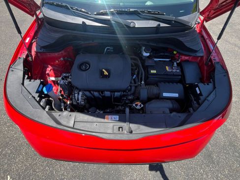 Used 2025 Kia Soul LX w/ LX Technology Package FWD image 30