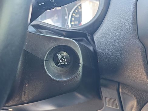 Used 2020 Jeep Renegade Latitude w/ Cold Weather Group image 23