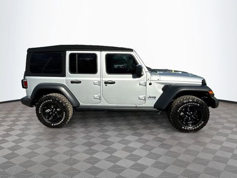 Used 2023 Jeep Wrangler Unlimited w/ Cold Weather Group image 5