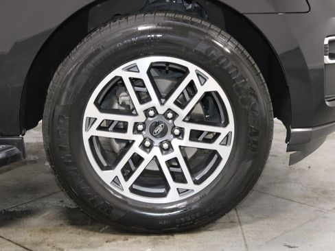 Used 2022 Ford Expedition Limited AWD/4WD image 13