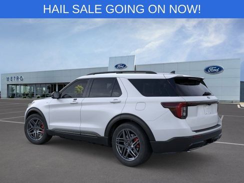 New 2026 Ford Explorer ST-Line w/ ST-Line Street Pack AWD/4WD image 4
