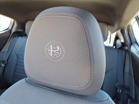 New 2026 Alfa Romeo Tonale Veloce w/ Quick Order Package 23H Volce image 14