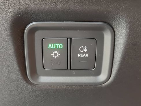 Used 2025 Porsche Cayenne GTS AWD/4WD image 26