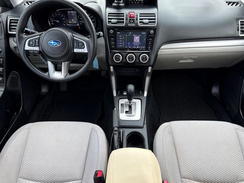 Used 2017 Subaru Forester 2.5i Premium image 16