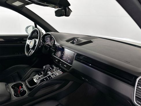 Certified 2023 Porsche Cayenne image 35
