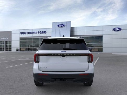 New 2026 Ford Explorer Active image 5