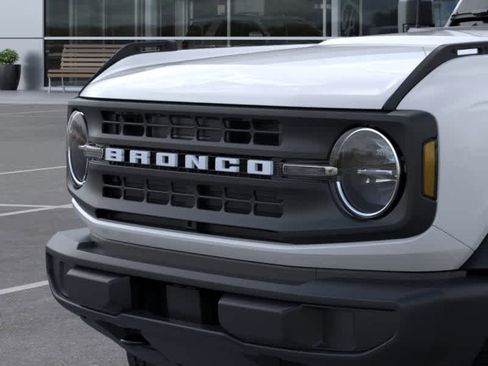New 2025 Ford Bronco Base image 19