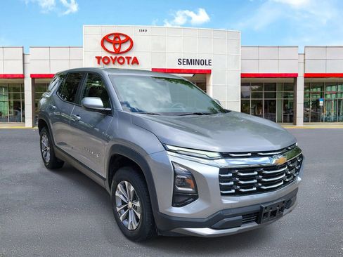 Used 2025 Chevrolet Equinox LT FWD image 2