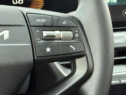 New 2025 Kia K4 LXS image 9