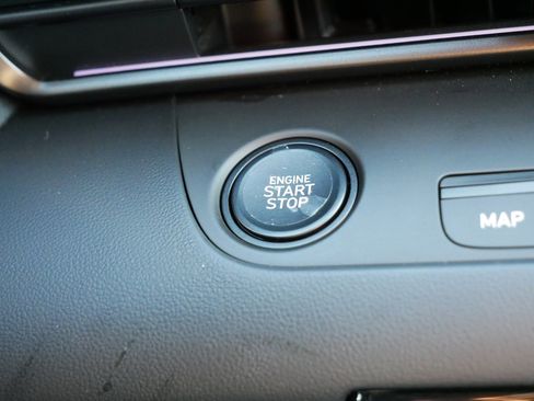 Certified 2025 Hyundai Elantra SEL image 29