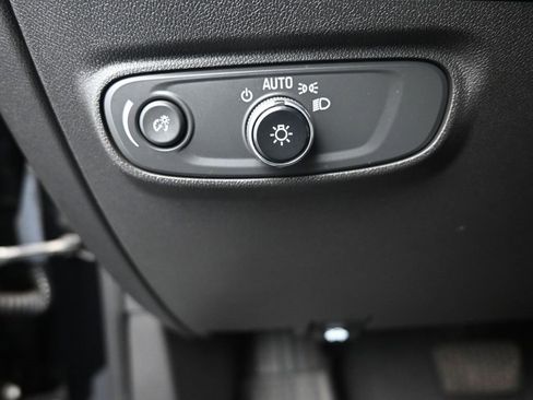 Used 2021 Chevrolet Equinox LT w/ LPO, Floor Liner Package image 23