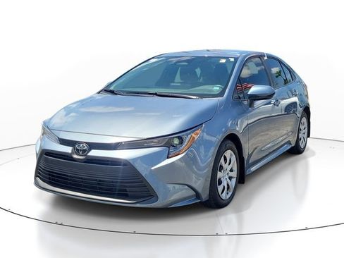 Used 2025 Toyota Corolla LE FWD image 4