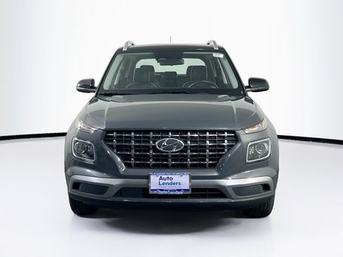 Used 2024 Hyundai Venue Limited FWD image 2