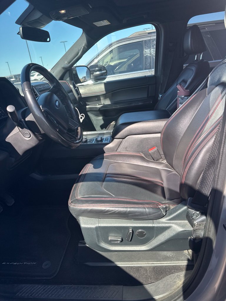 Used 2021 Ford Expedition Limited w/ Equipment Group 303A AWD/4WD image 8