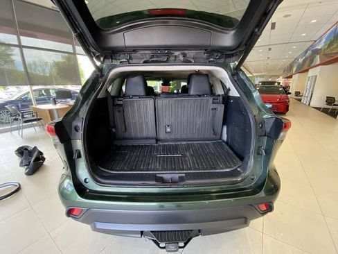 Used 2023 Toyota Highlander XLE AWD/4WD image 35