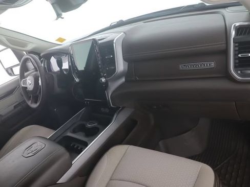 Used 2025 RAM 2500 Laramie AWD/4WD image 34